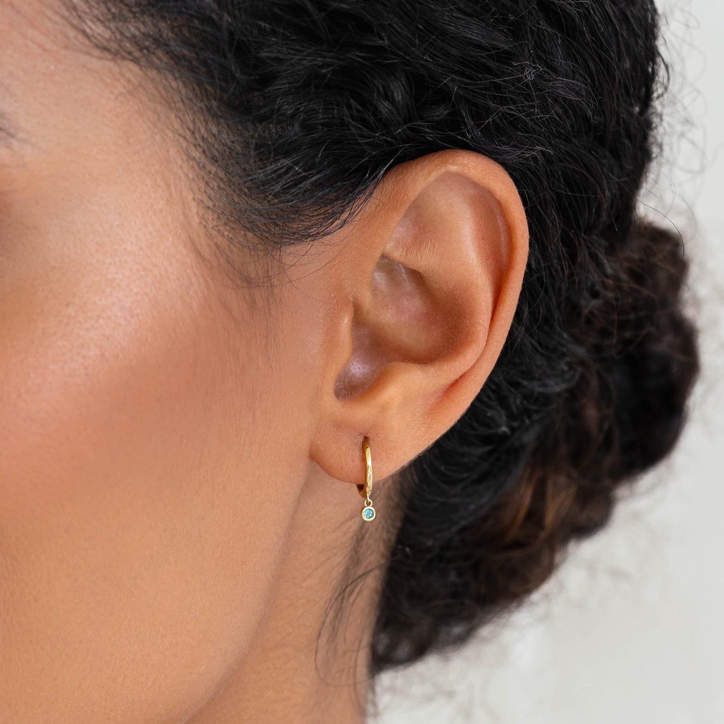 Emerald Huggie Earrings 14k Gold - Bianca