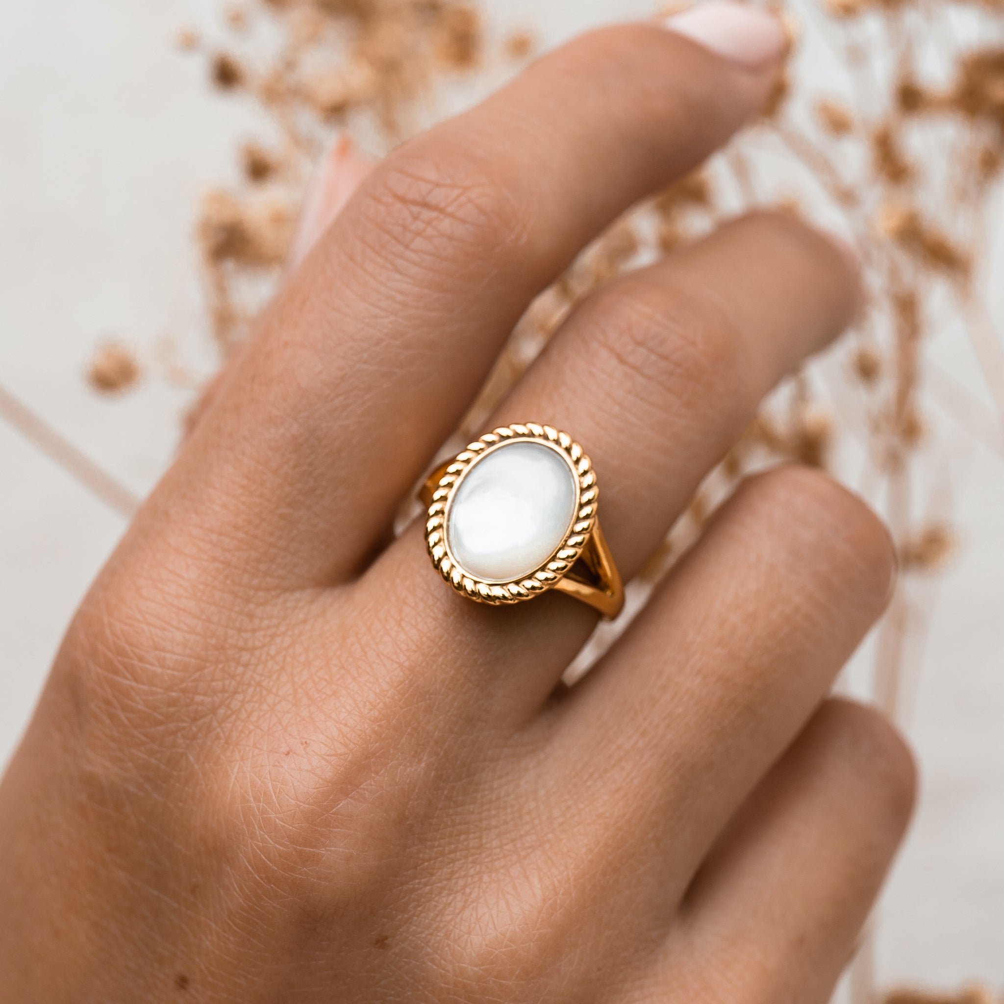 Vintage Mother of Pearl Ring - Elisabeth | Linjer Jewelry