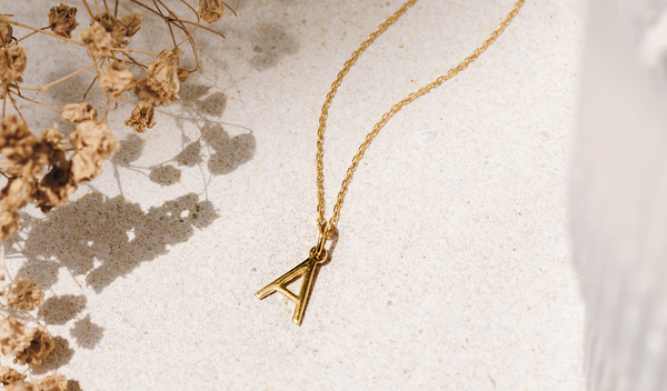 Best Dainty Gold Necklaces to Add to Your Jewelry Collection | Linjer ...