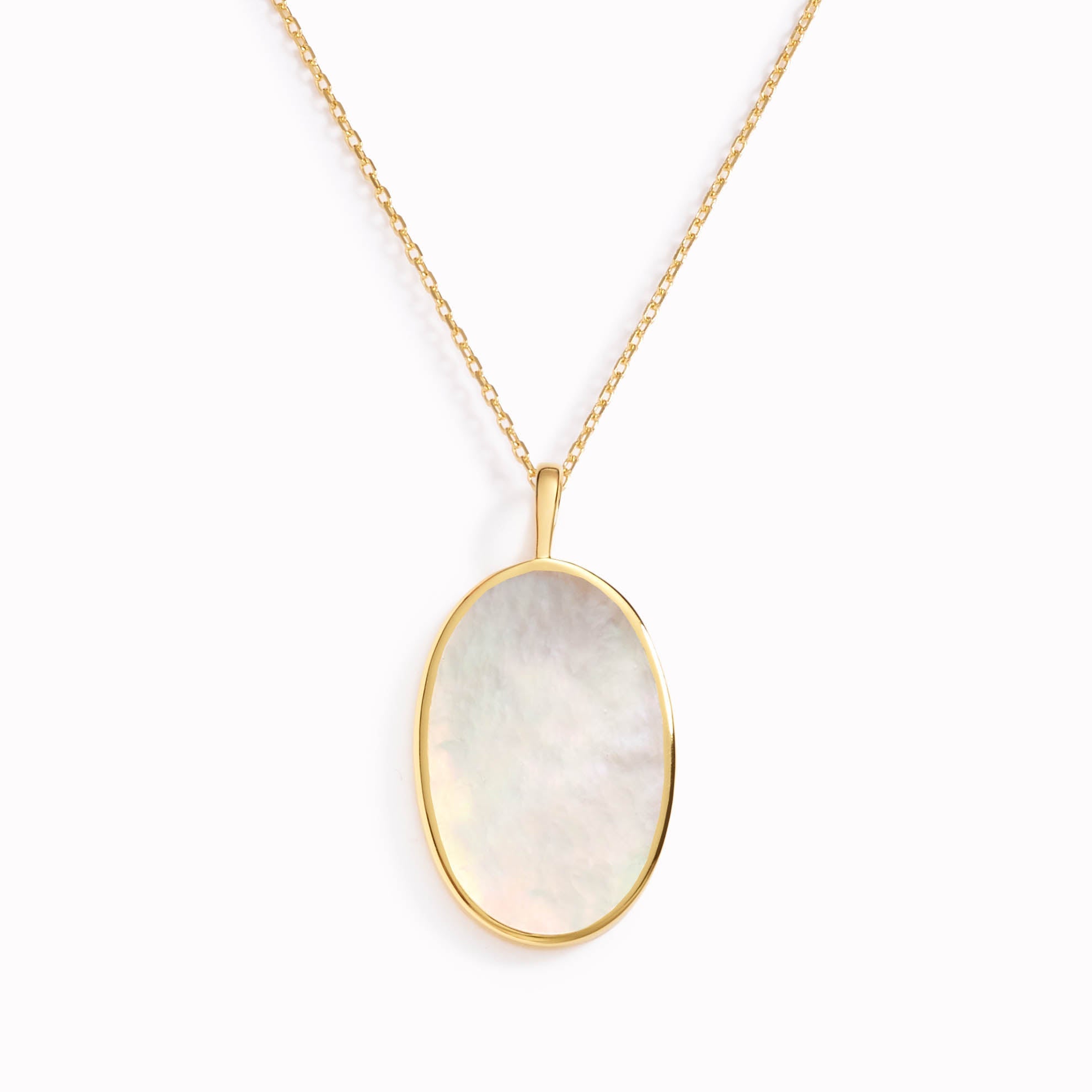 Pendant necklace with mother of pearl on gold vermeil chain
