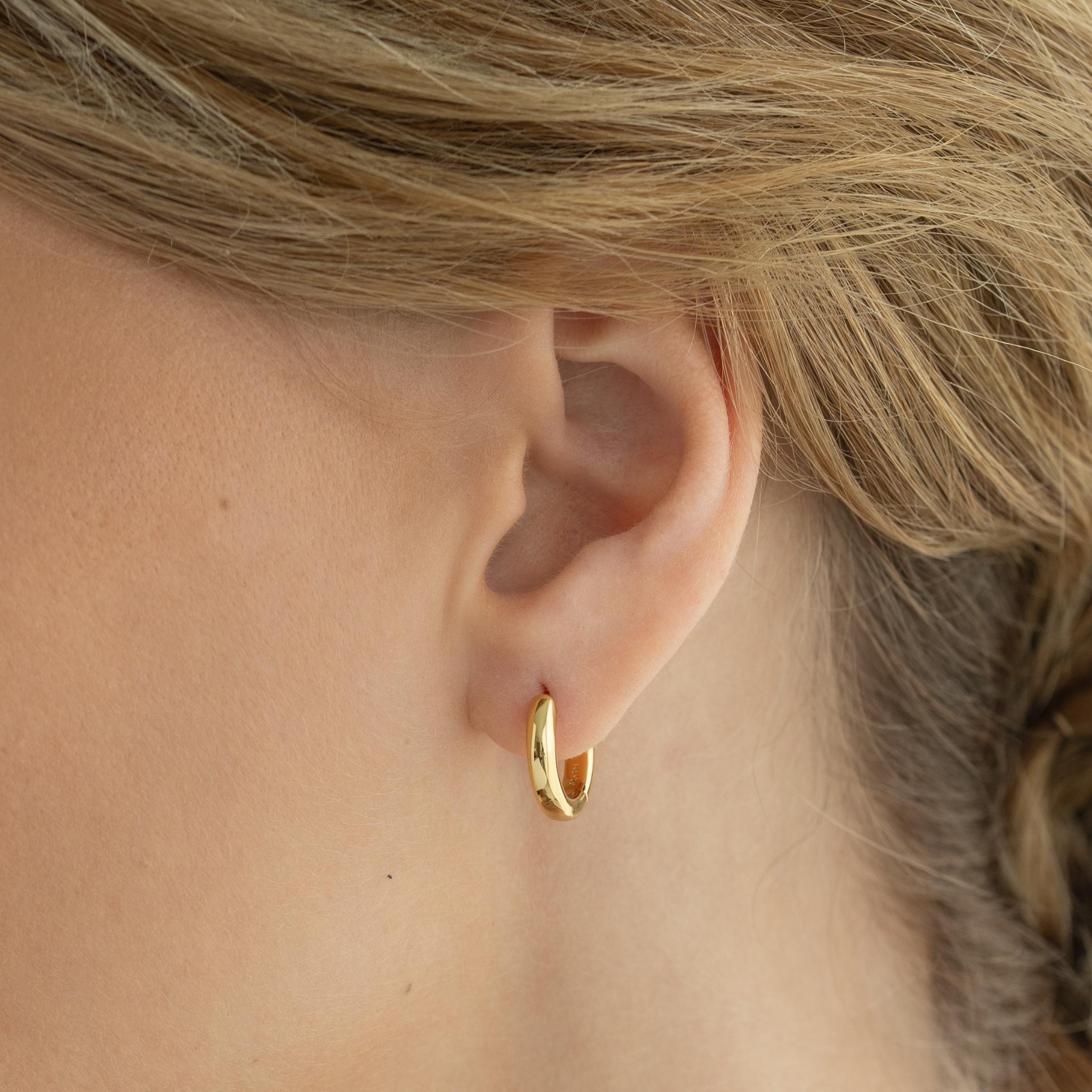 Chunky Huggie Hoop Earrings - Dione | Linjer Jewelry