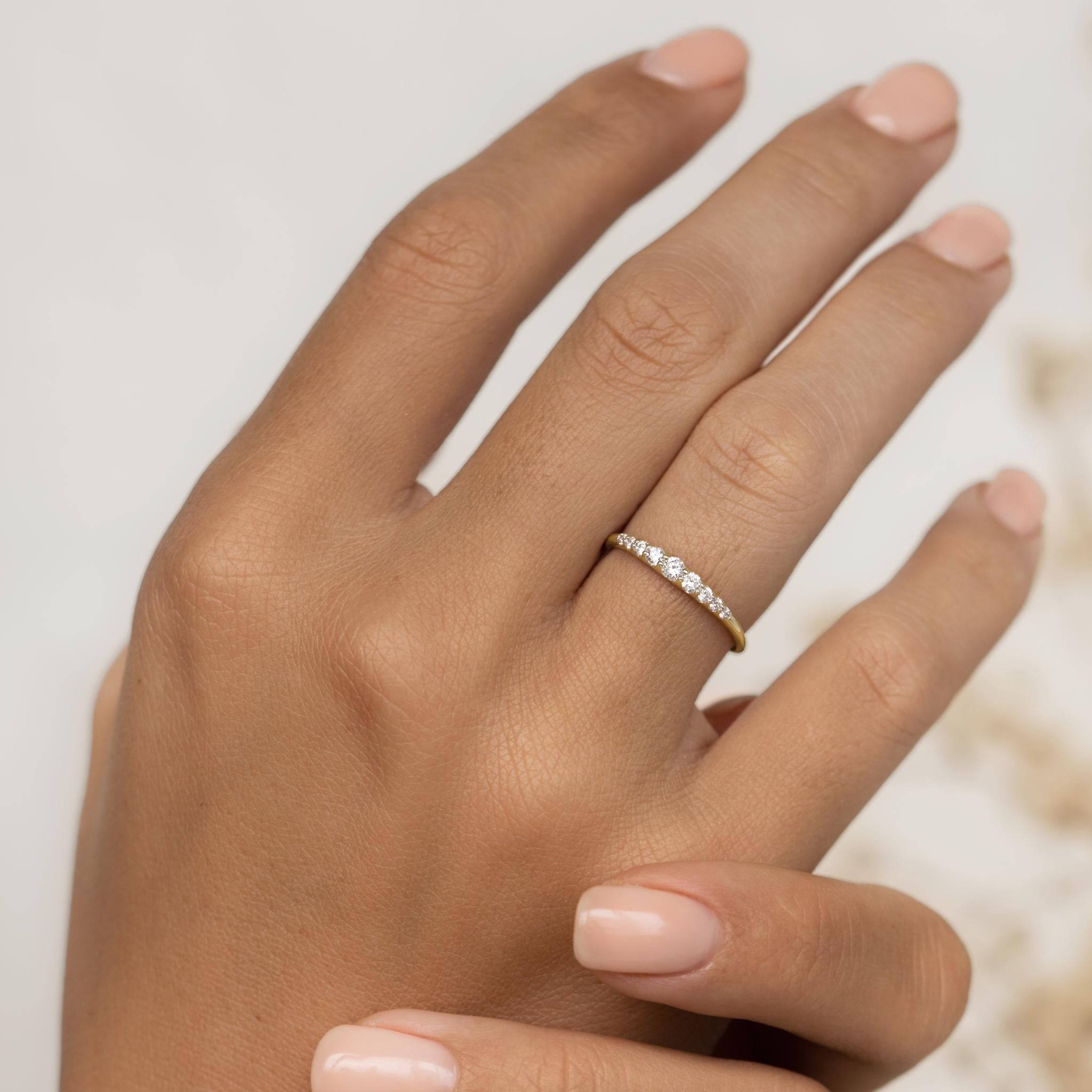 Graduated Lab Grown Diamond Ring 14k Gold - Zoe | Linjer Jewelry