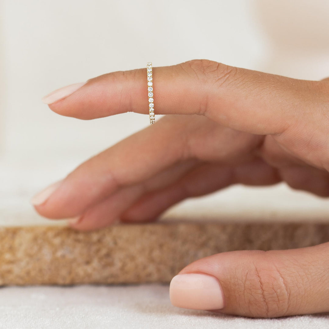 Lab grown diamond ring on solid gold band