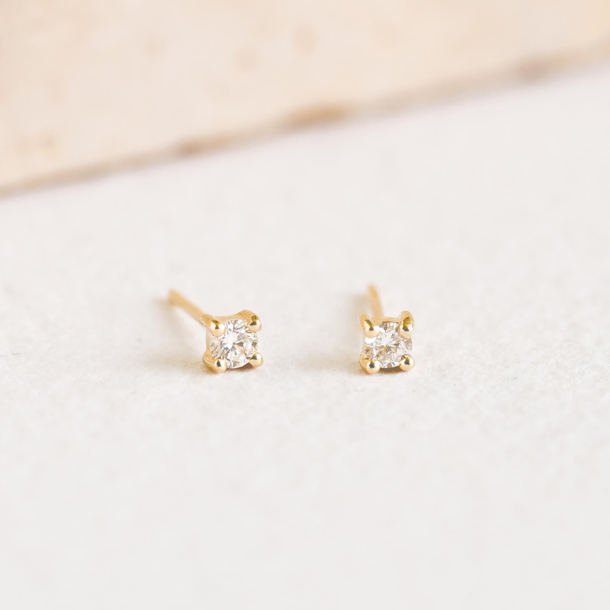 14k Yellow Gold Diamond Stud Earrings 2.5mm - Aria | Linjer Jewelry