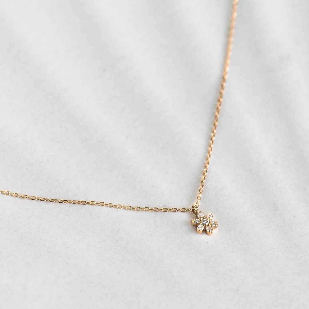 Diamond Flower Necklace 14k Gold - Haldis | Linjer Jewelry