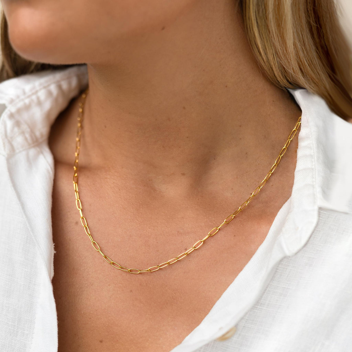 Paperclip necklace in gold vermeil on neck