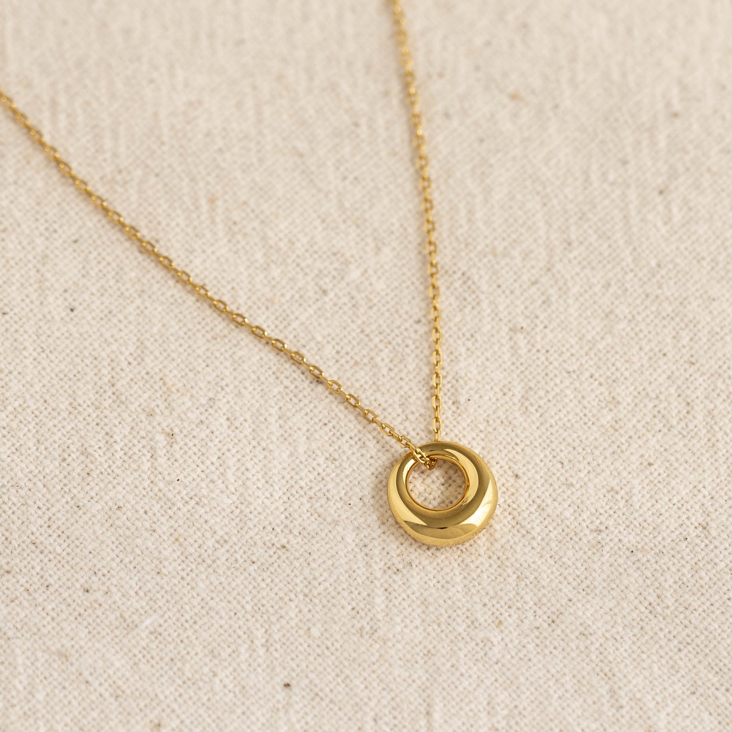 Circle Pendant Necklace Lilou Linjer Jewelry - Main Image