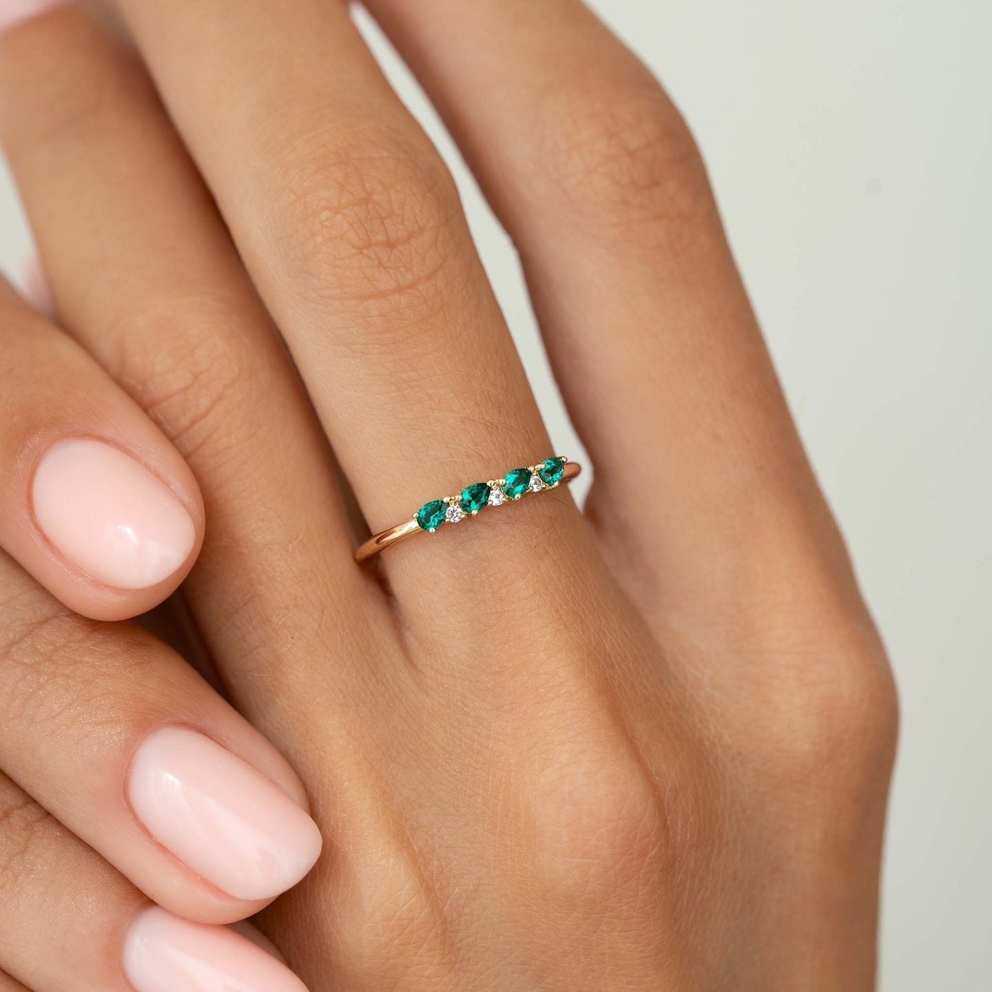 May Birthstone Pear Ring 14k Gold Emerald and Diamond Linjer