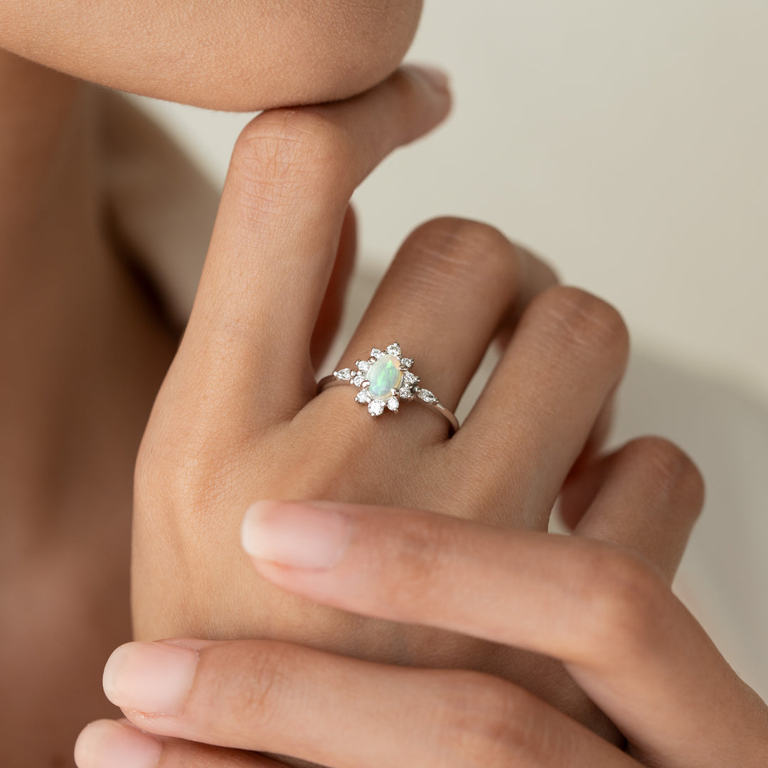 Linjer Sunburst Opal Halo Ring White Gold - Solana, 14K White Gold | Gold Ring, image size:1080x1080