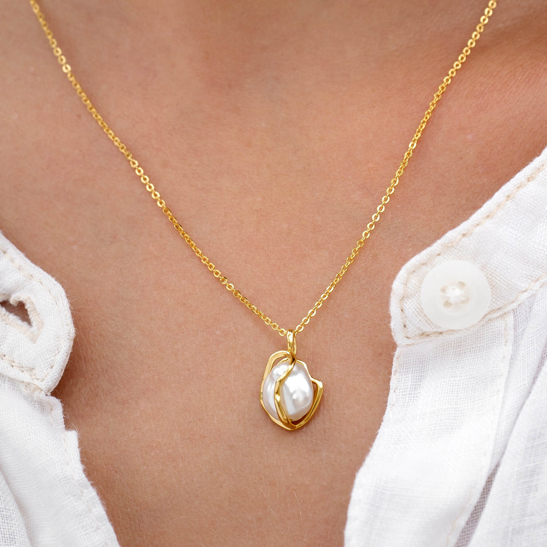 Baroque pearl necklace on gold vermeil chain