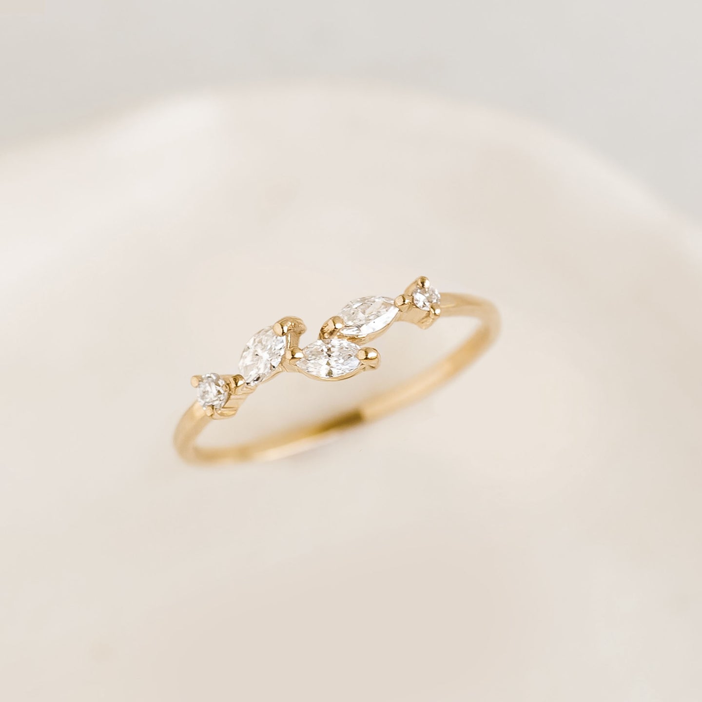 Diamond Leaf Ring 14k Gold - Noemi
