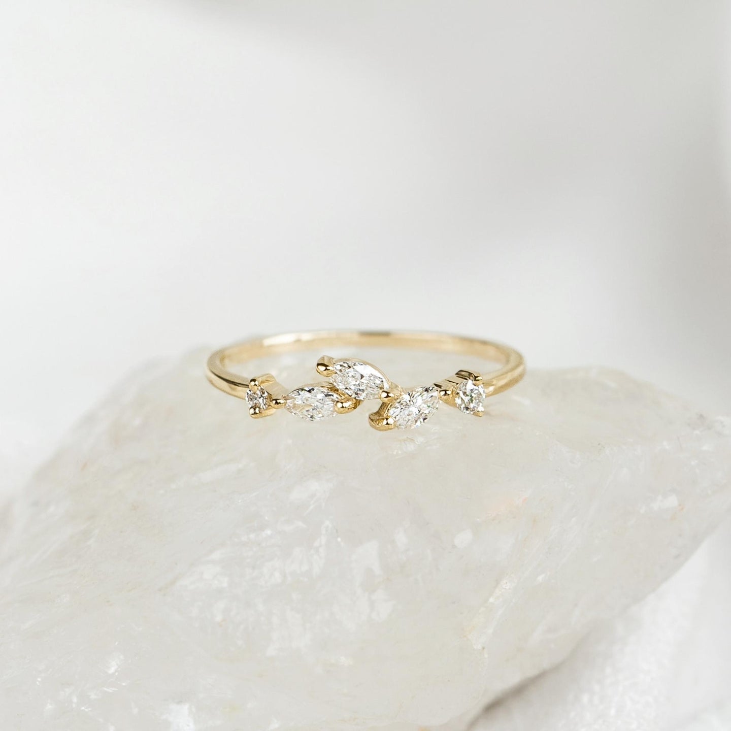 Diamond Leaf Ring 14k Gold - Noemi | Linjer Jewelry