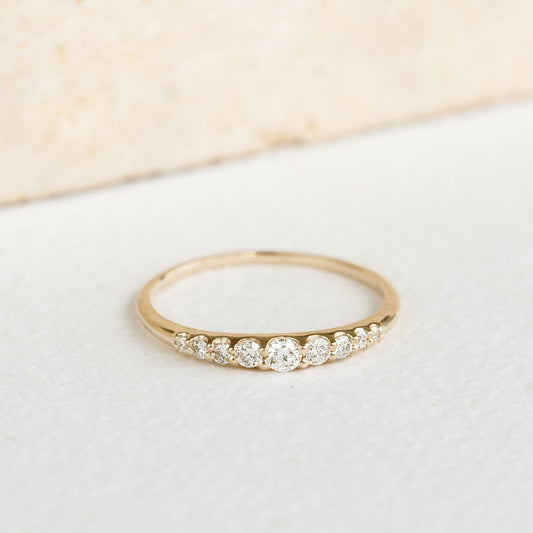 Graduated diamond ring in 14k gold
