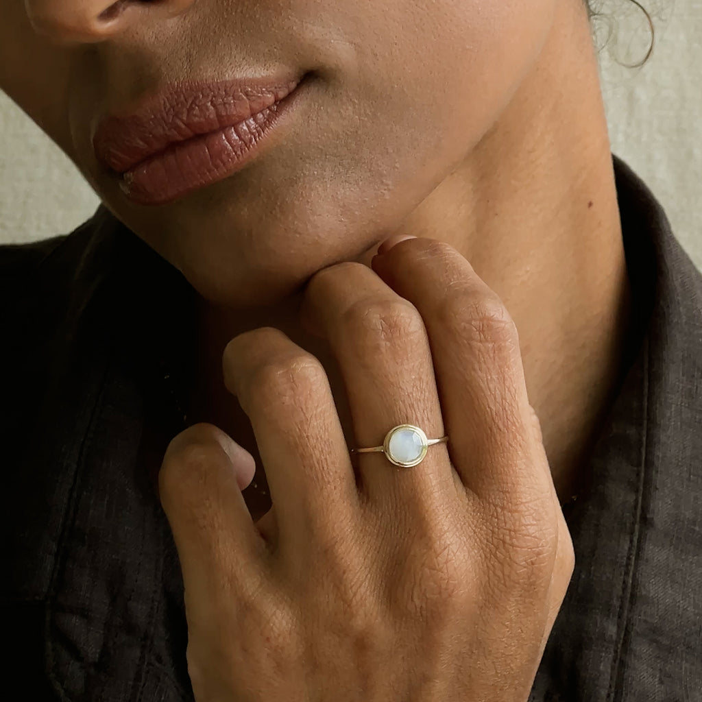 よ*こ様 GIGI ジジ　 moonstone ring ムーンストー Moonstone Ring 14k Gold - Zosia | Linjer Jewelry