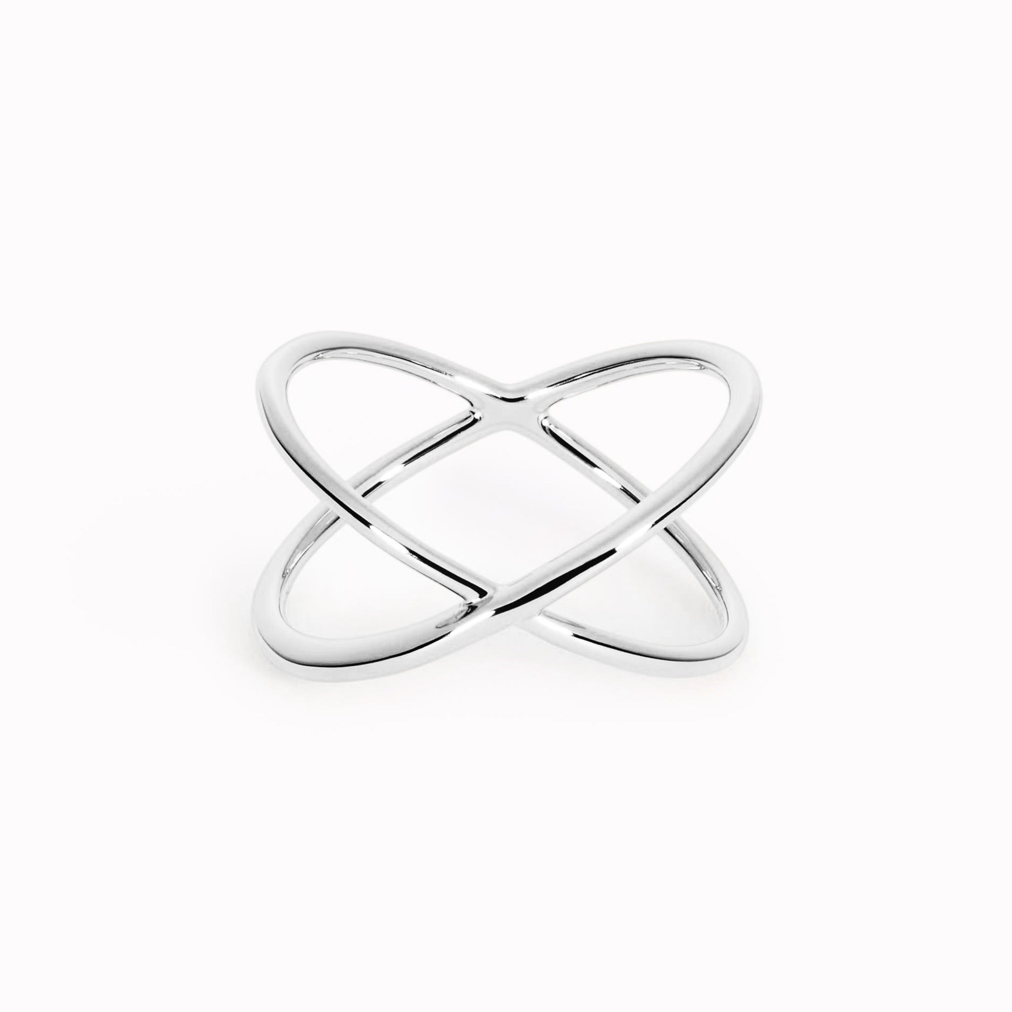 Thin criss cross ring in silver
