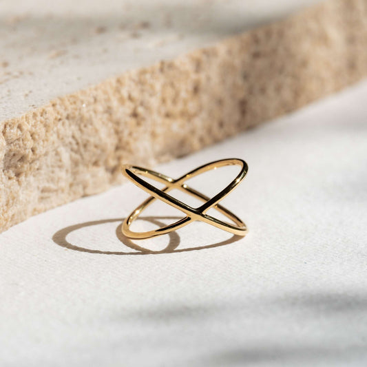 Criss cross ring in gold vermeil
