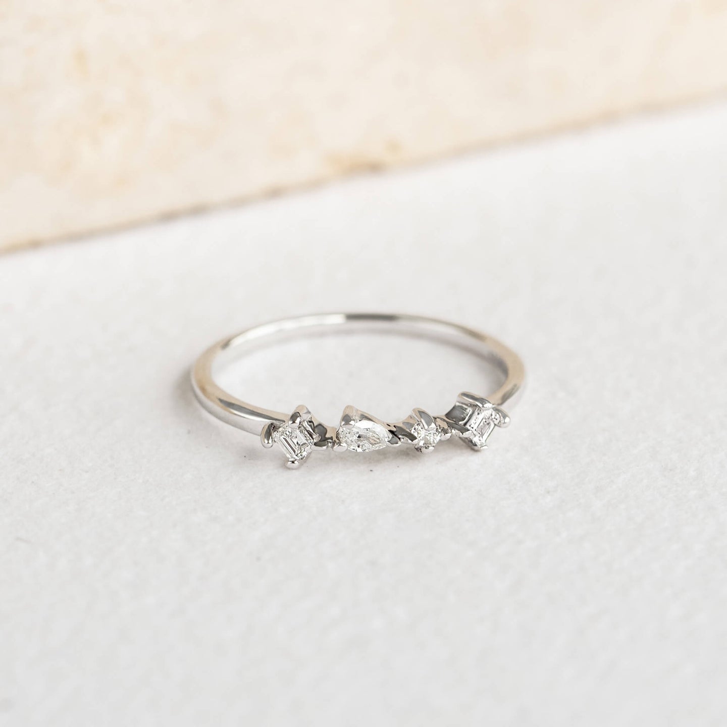 Diamond Ring White Gold - Ilse Luxe
