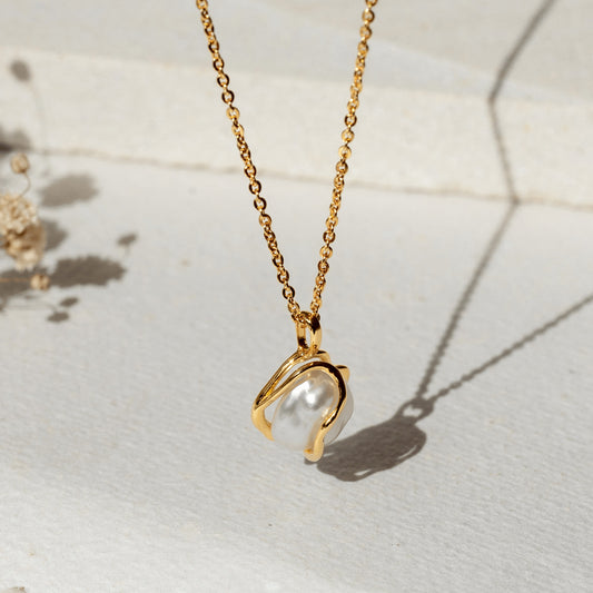 Keshi pearl necklace in organic gold setting