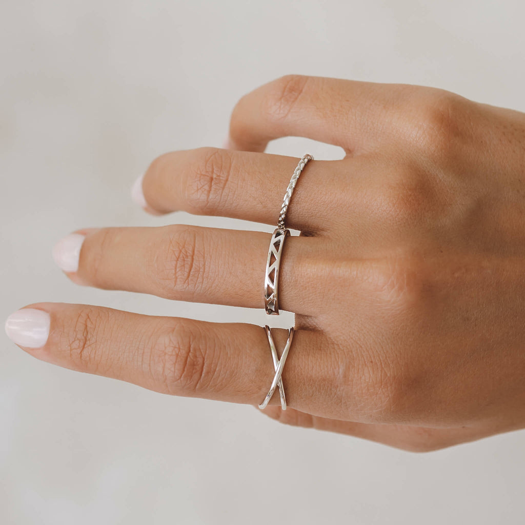 Criss Cross Ring Silver Mona Linjer Jewelry