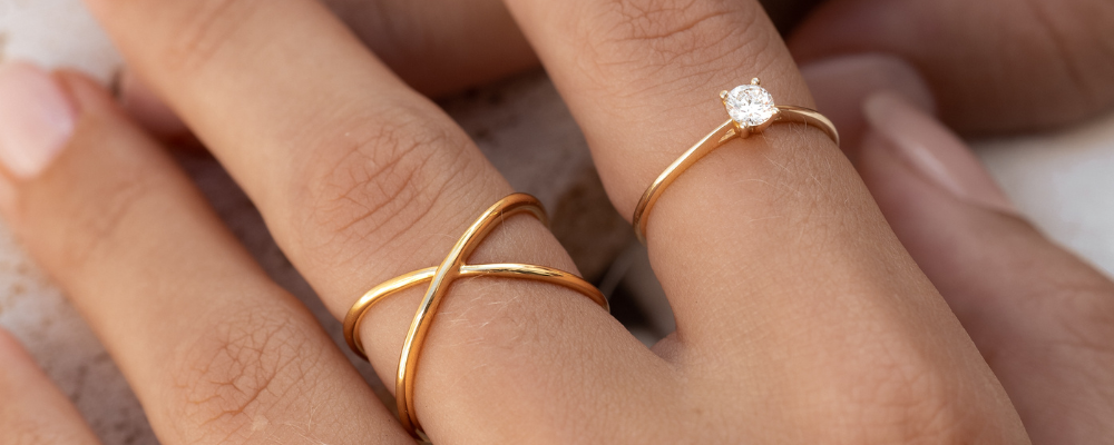 How to Stack Rings - Criss Cross Ring - Anina - White Topaz Ring - Lilly 