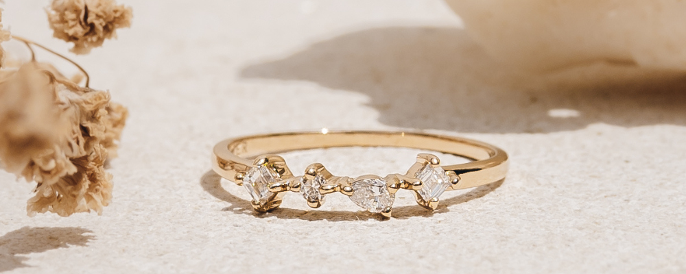 Dainty Engagement Rings-Diamond Ring - Ilse Luxe