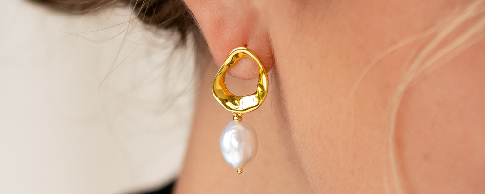 Jewelry Trends 2023 - Pearl Drop Earrings - Mathilde