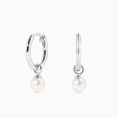 White Gold vs Silver - Pearl Huggie Earrings Silver - Kirsten