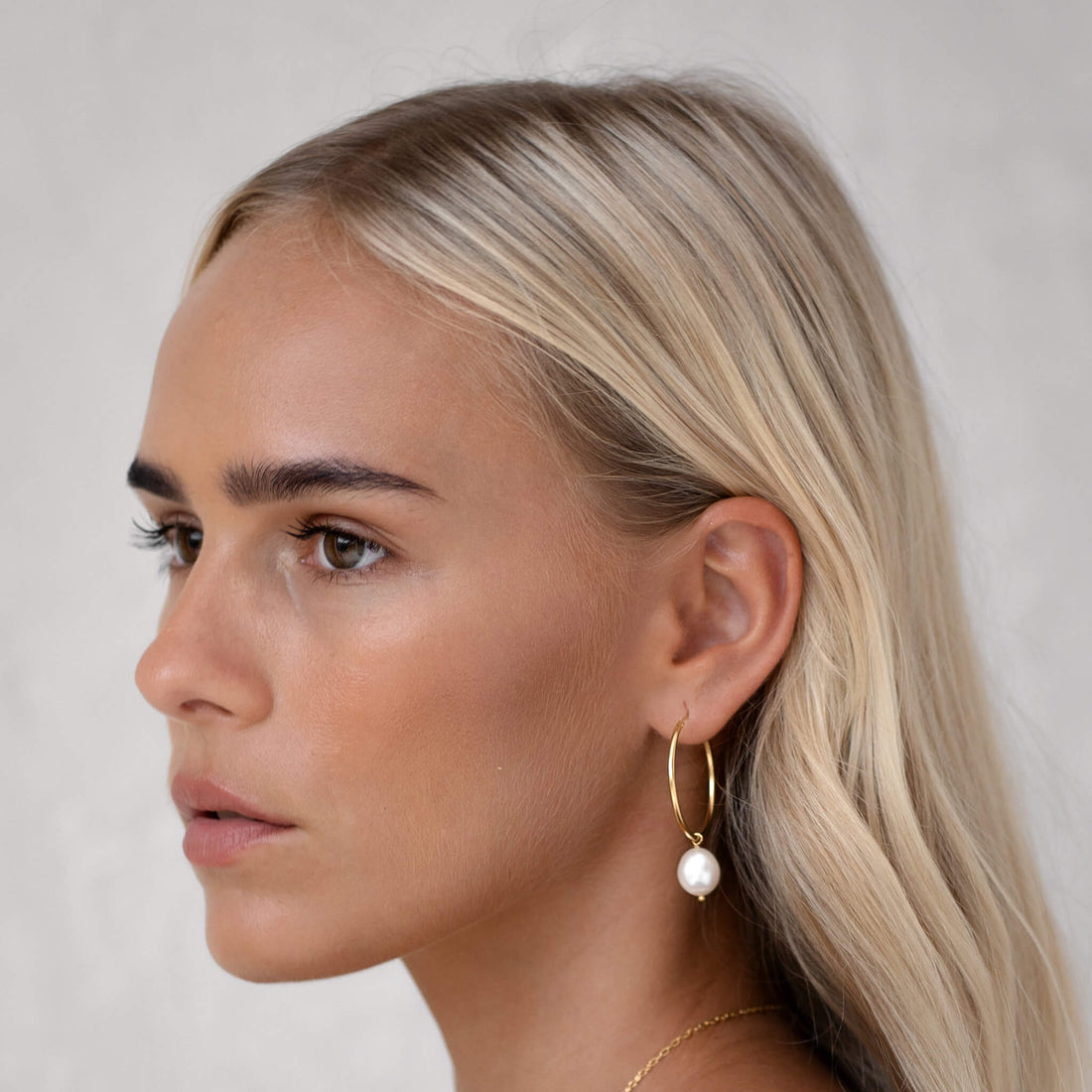 Hoop Earrings with Pearl - Rebecca